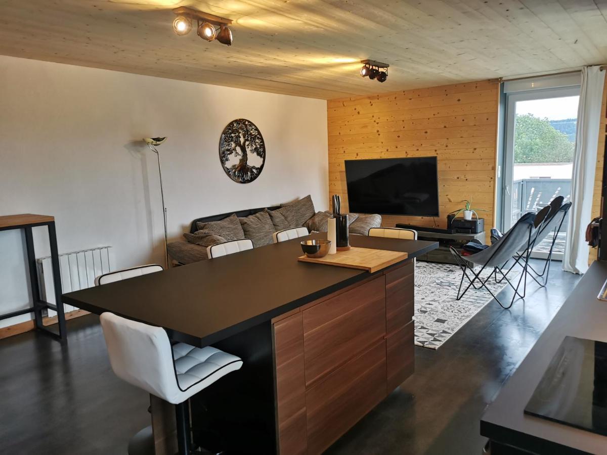 Superbe Appartement Neuf Avec Terrasse Orchamps-Vennes Екстер'єр фото
