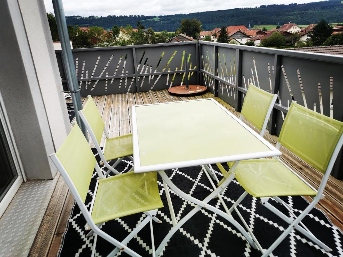 Superbe Appartement Neuf Avec Terrasse Orchamps-Vennes Екстер'єр фото